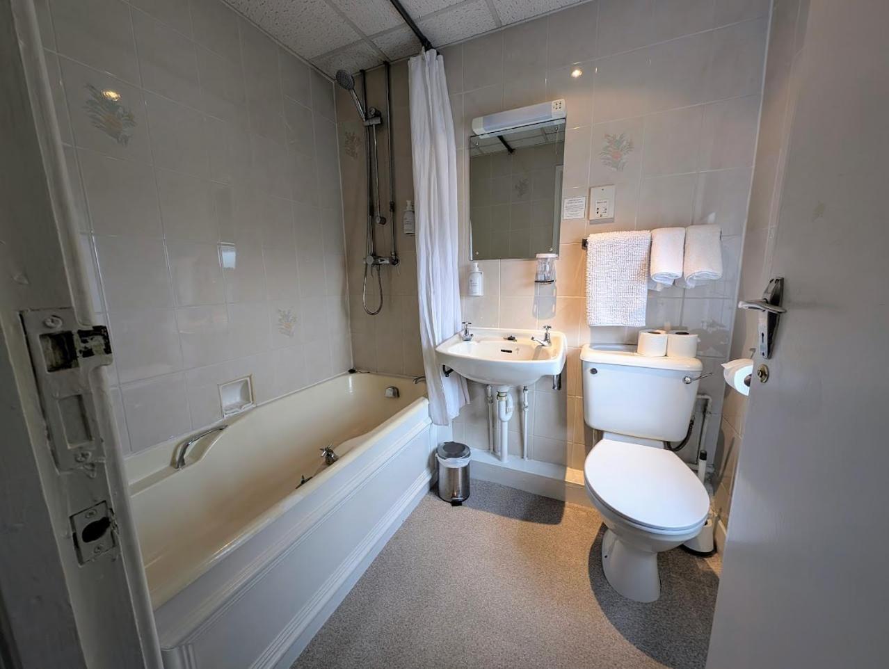 Graham Arms Inn Longtown  Extérieur photo